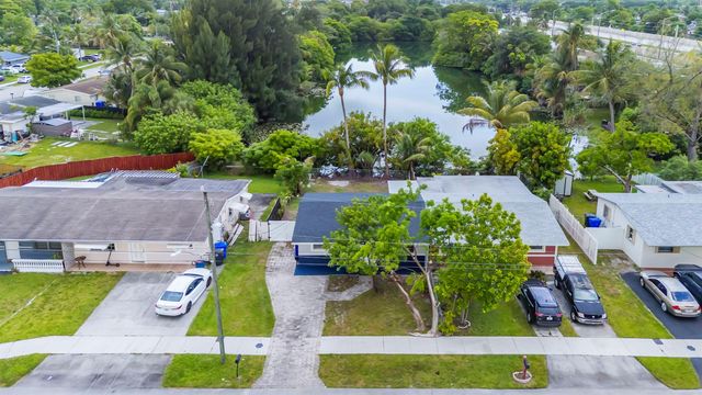 1523 SW 68th Way, North Lauderdale, FL 33068