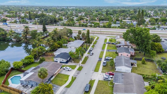 1523 SW 68th Way, North Lauderdale, FL 33068