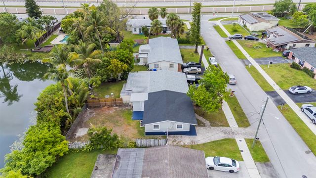 1523 SW 68th Way, North Lauderdale, FL 33068