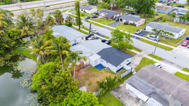 1523 SW 68th Way, North Lauderdale, FL 33068