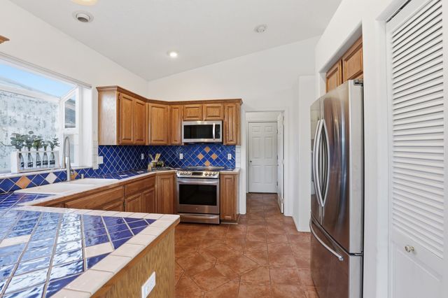 2120 E TURNBERRY Ln, Spokane, WA 99223