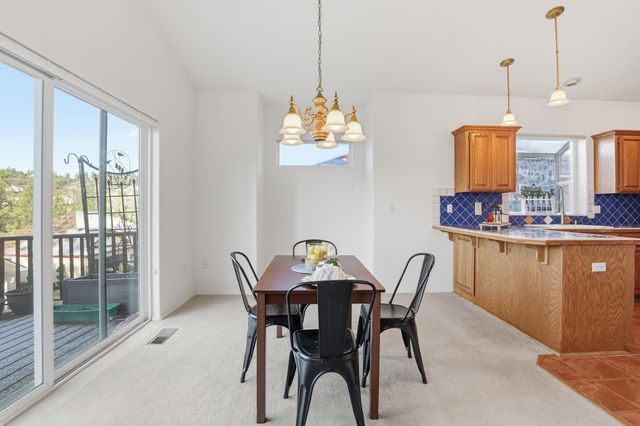 2120 E TURNBERRY Ln, Spokane, WA 99223