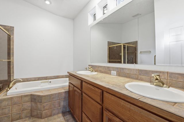 2120 E TURNBERRY Ln, Spokane, WA 99223