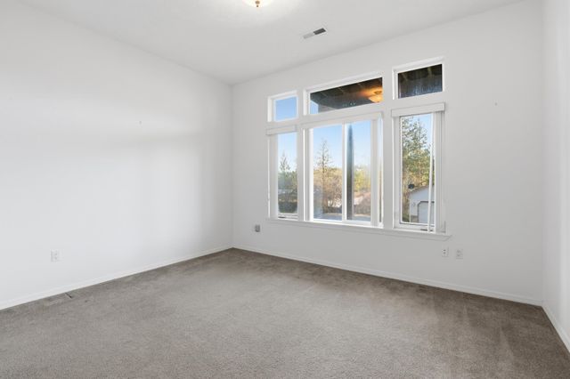 2120 E TURNBERRY Ln, Spokane, WA 99223