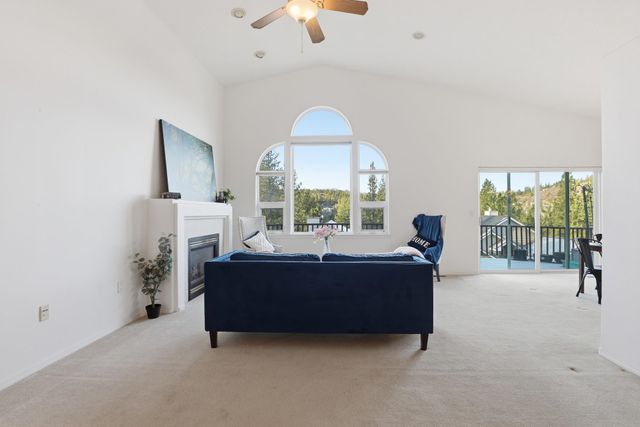 2120 E TURNBERRY Ln, Spokane, WA 99223