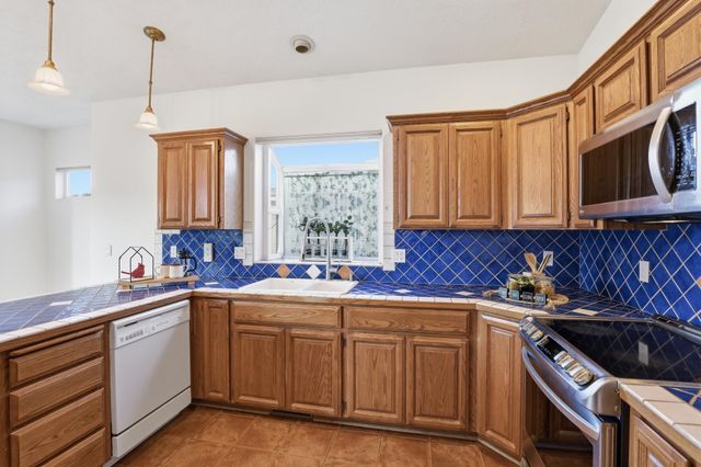 2120 E TURNBERRY Ln, Spokane, WA 99223