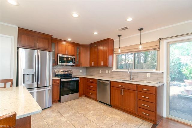 1553 Edgewater DR, Virginia Beach, VA 23464