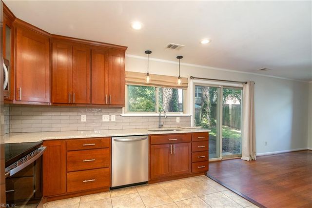 1553 Edgewater DR, Virginia Beach, VA 23464