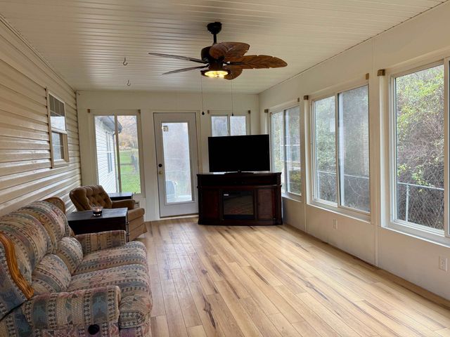 4367 Prices Creek Road, Huntington, WV 25701