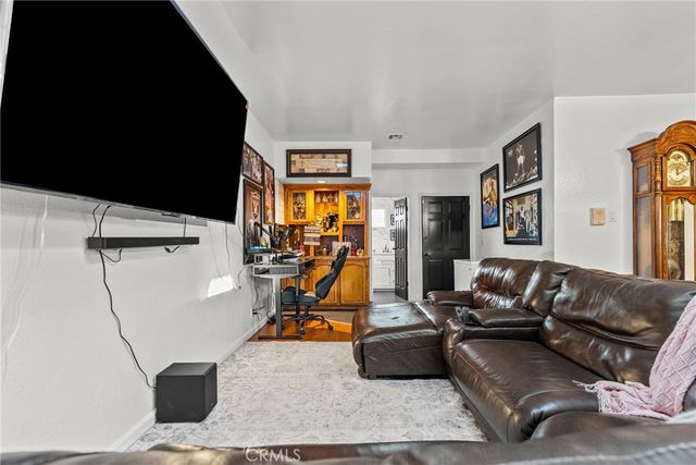 9700 S 5th, Inglewood, CA 90305