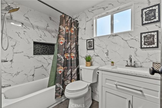 9700 S 5th, Inglewood, CA 90305