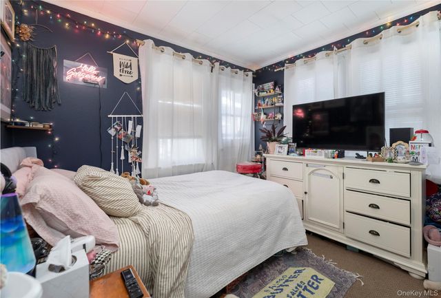 100 Kentucky Street, Long Beach, NY 11561