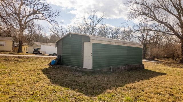 235 Hynes Street, West Plains, MO 65775