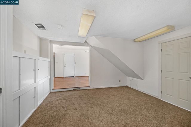 1402 Canterbury Dr, Fairfield, CA 94533