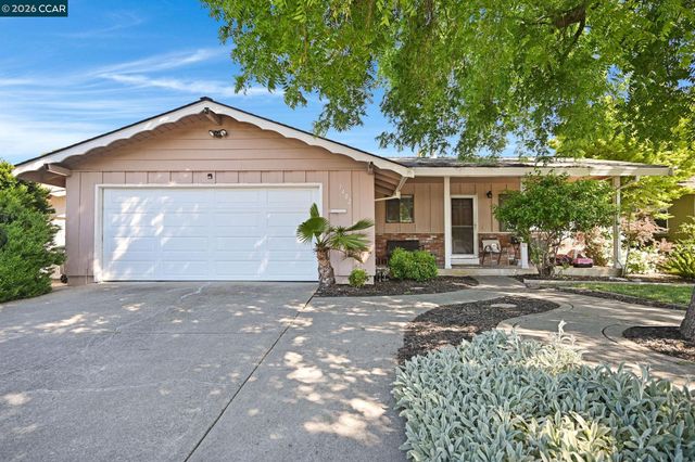 1402 Canterbury Dr, Fairfield, CA 94533