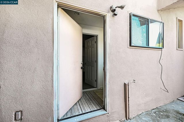1402 Canterbury Dr, Fairfield, CA 94533