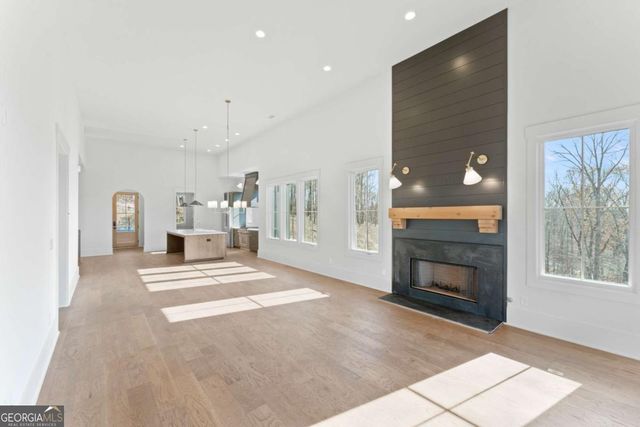 1090 Lupo Loop, Chattahoochee Hills, GA 30268