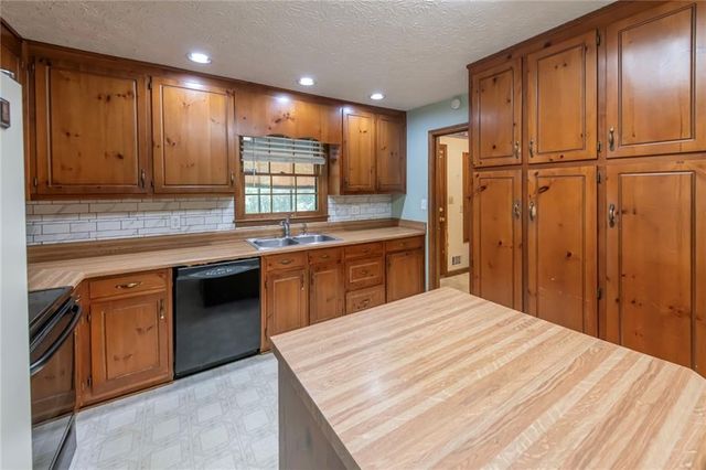 1301 Bob Hunton Road, Douglasville, GA 30134