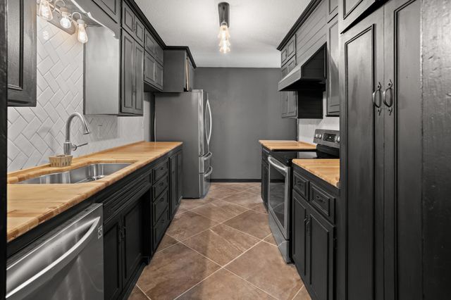 62 18TH Avenue N, Fargo, ND 58102