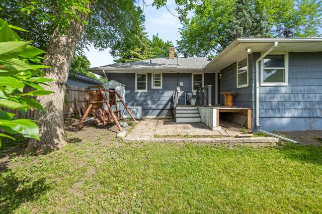 62 18TH Avenue N, Fargo, ND 58102