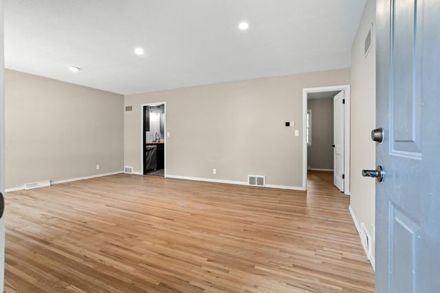62 18TH Avenue N, Fargo, ND 58102