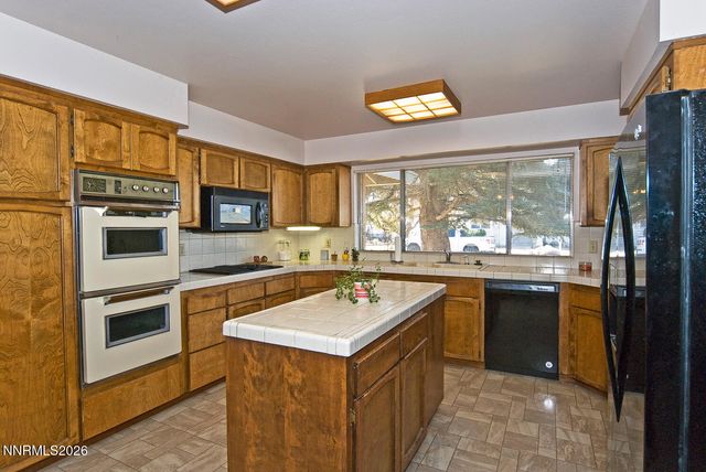 1611 Wildrose Drive, Minden, NV 89423