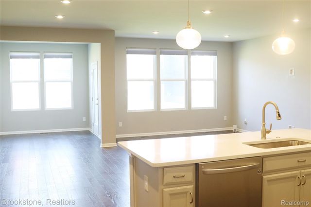 4789 Glenora Drive, Orion Charter Township, MI 48359