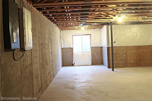 4789 Glenora Drive, Orion Charter Township, MI 48359