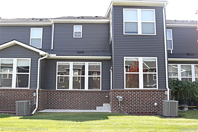 4789 Glenora Drive, Orion Charter Township, MI 48359