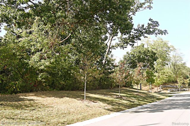 4789 Glenora Drive, Orion Charter Township, MI 48359