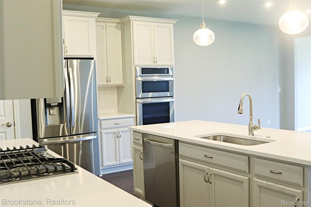 4789 Glenora Drive, Orion Charter Township, MI 48359