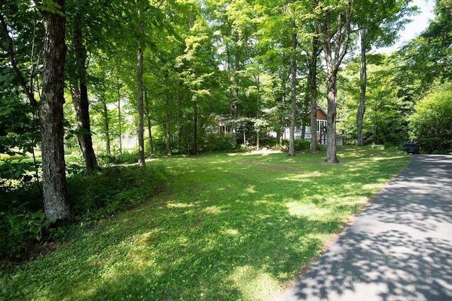 8 Douglas Road, Essex, VT 05452