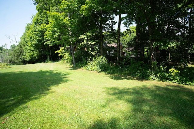 8 Douglas Road, Essex, VT 05452