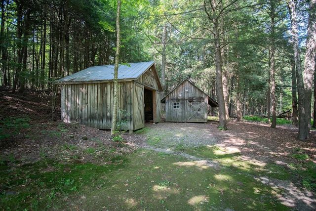 8 Douglas Road, Essex, VT 05452