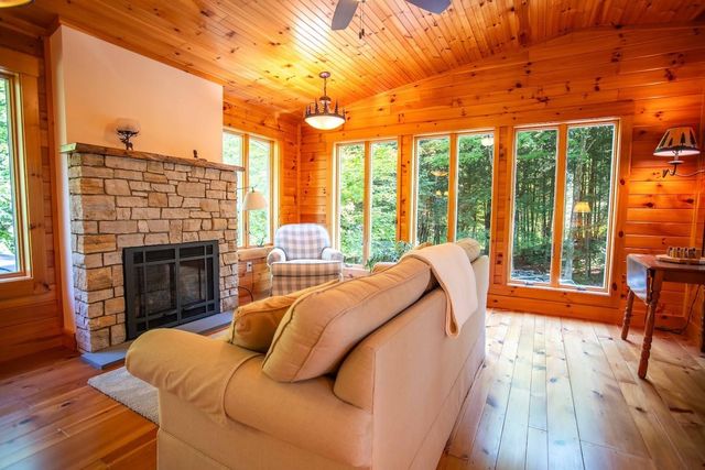 8 Douglas Road, Essex, VT 05452