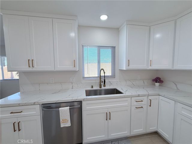 972 E LYNWOOD, San Bernardino, CA 92404