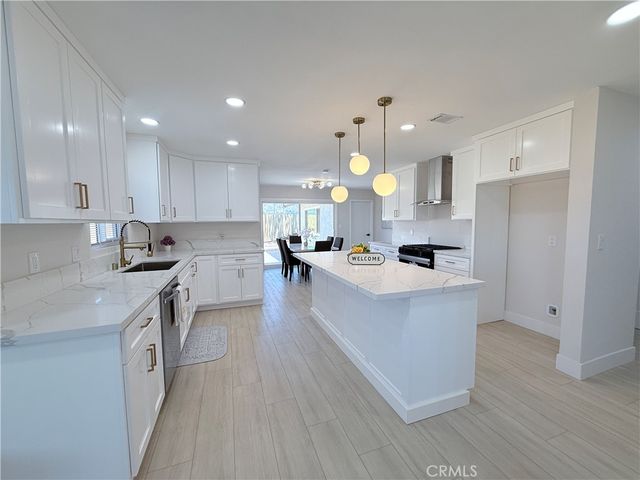 972 E LYNWOOD, San Bernardino, CA 92404