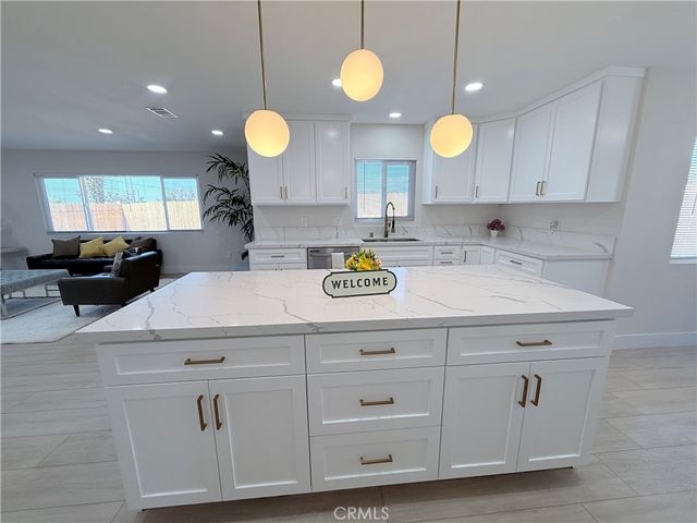972 E LYNWOOD, San Bernardino, CA 92404
