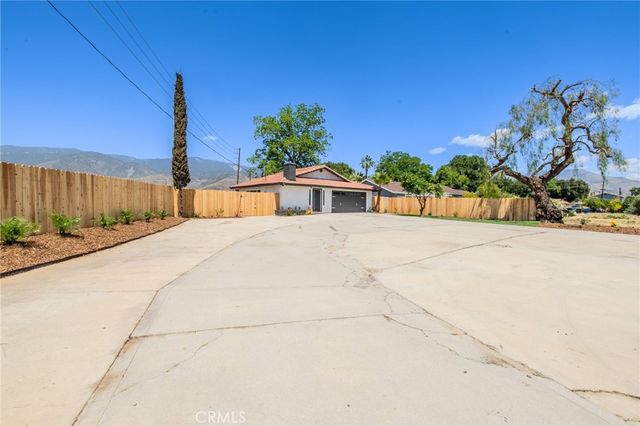 972 E LYNWOOD, San Bernardino, CA 92404