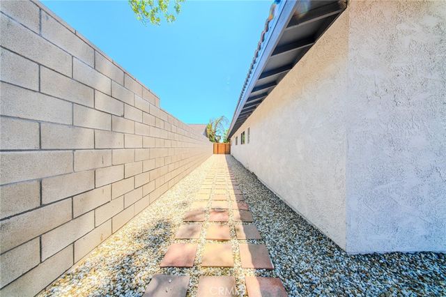 972 E LYNWOOD, San Bernardino, CA 92404