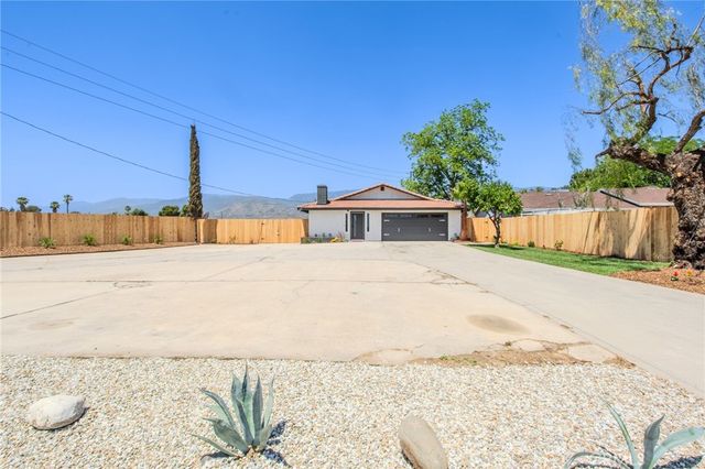972 E LYNWOOD, San Bernardino, CA 92404