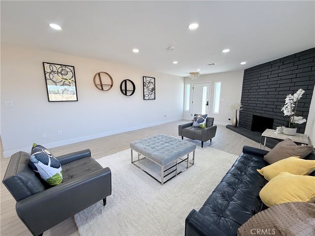 972 E LYNWOOD, San Bernardino, CA 92404