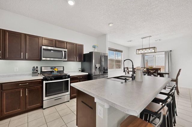 54 Tome Vista Drive, Los Lunas, NM 87031
