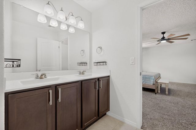 54 Tome Vista Drive, Los Lunas, NM 87031