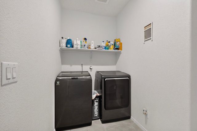 54 Tome Vista Drive, Los Lunas, NM 87031
