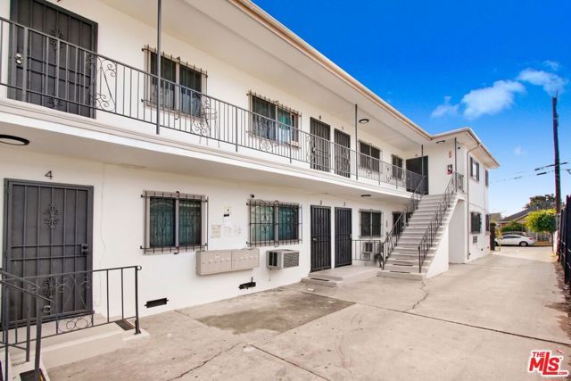 811 W 97th Street, Los Angeles, CA 90044