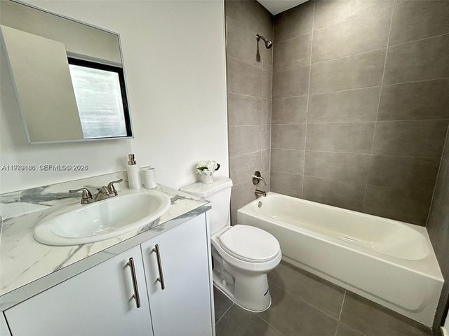 142 NW 21st Ave 3, Miami, FL 33125