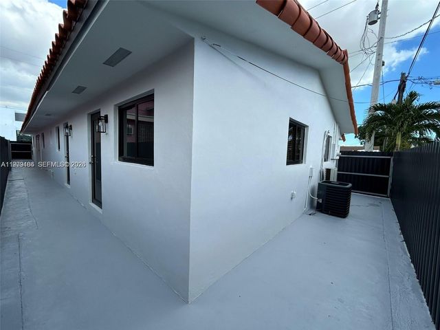 142 NW 21st Ave 3, Miami, FL 33125