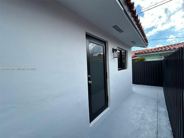 142 NW 21st Ave 3, Miami, FL 33125