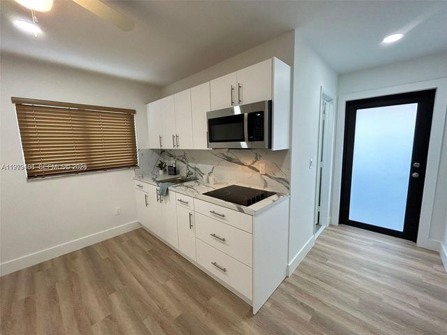 142 NW 21st Ave 3, Miami, FL 33125